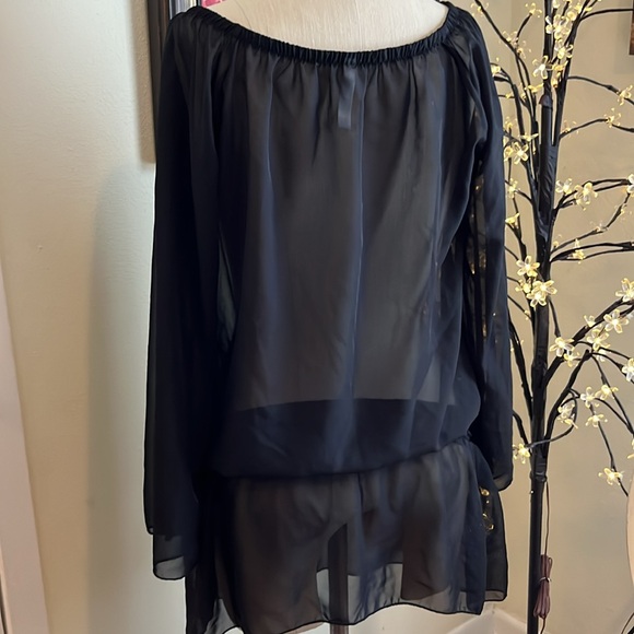 Black sheer cover up with elastic waist and long sleeves - Picture 4 of 5